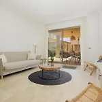 Modern And Luxurious With Sea Views In Benahavis