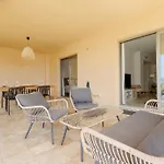 Modern And Luxurious With Sea Views In Benahavis Apartmán *
