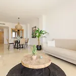 Modern And Luxurious With Sea Views In Benahavis * Estepona