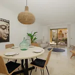 Modern And Luxurious With Sea Views In Benahavis Estepona