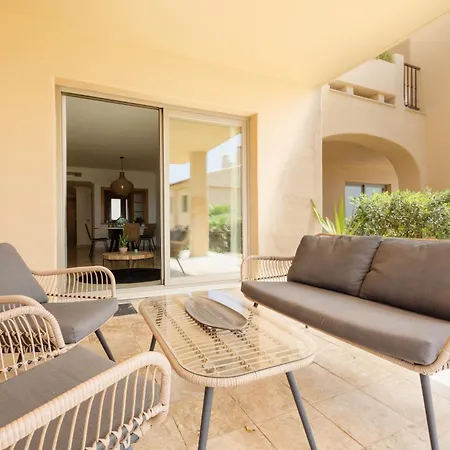 Modern And Luxurious With Sea Views In Benahavis *