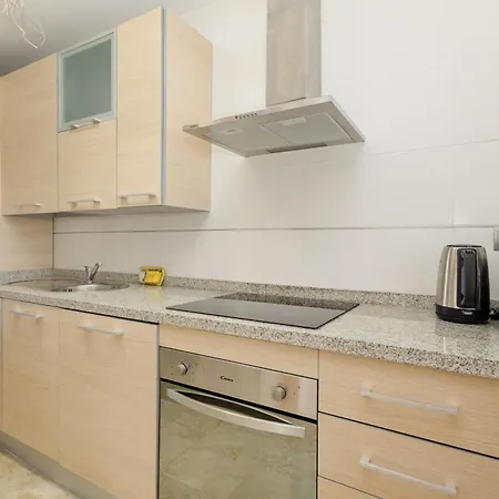 Modern And Luxurious With Sea Views In Benahavis