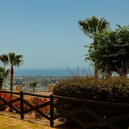 Modern And Luxurious With Sea Views In Benahavis