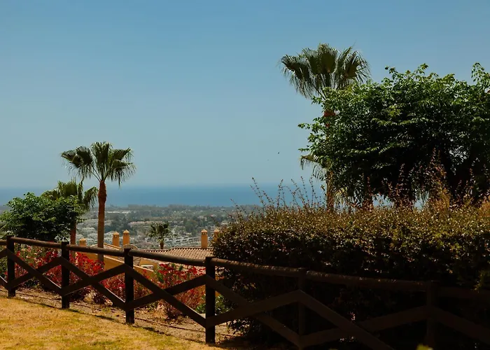 Modern And Luxurious With Sea Views In Benahavis