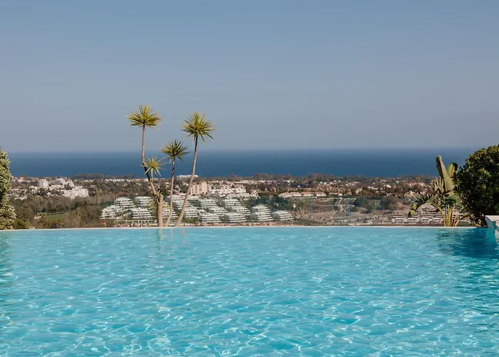 Modern And Luxurious With Sea Views In Benahavis Apartment Estepona